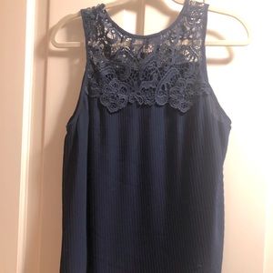 Ladies sleeveless top